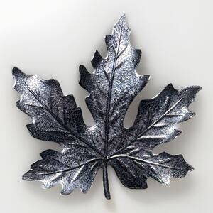 Vintage Silver Tone Maple Leaf Brooch Pin Textured Metal Fall Autumn Jewelry